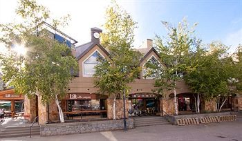 Powder'S Edge By Latour Hotels And Resorts Уистлер Экстерьер фото